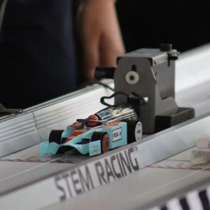 auto a escala de Fórmula uno para competencia